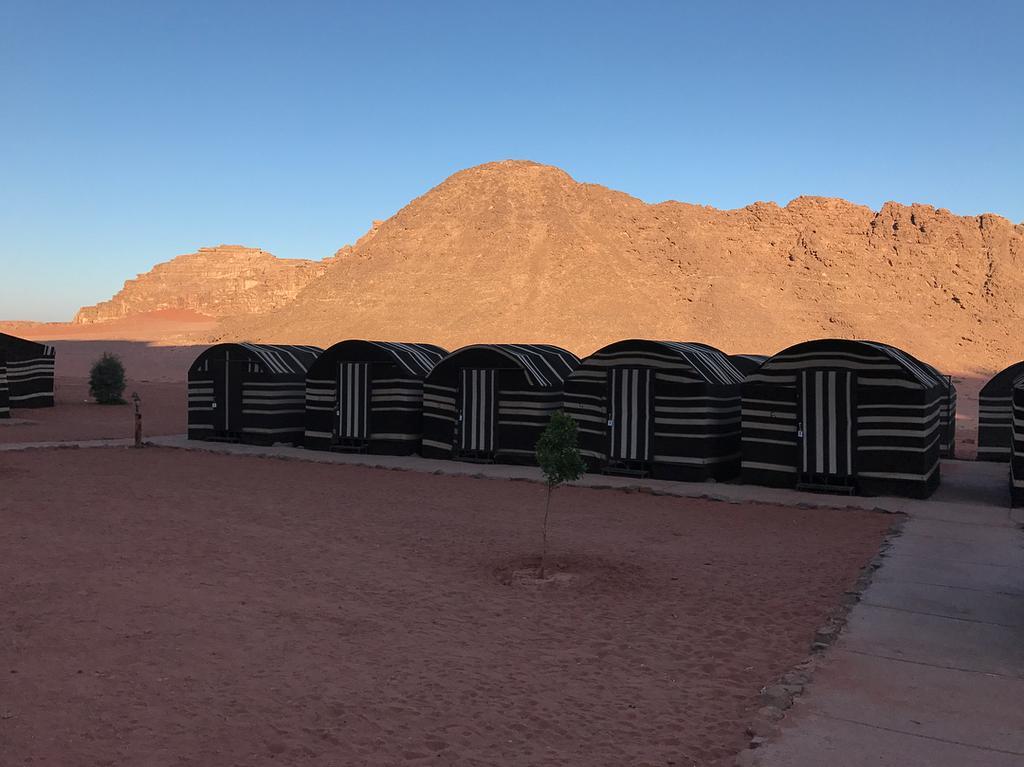 Wadi Rum Light Camp エクステリア 写真